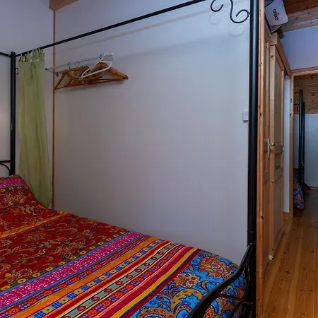 Les Chats Perches 400m D Tatil Evi *